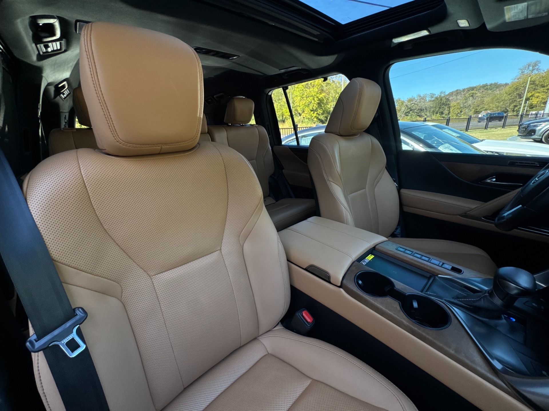 2024 Lexus LX Luxury - Photo 23