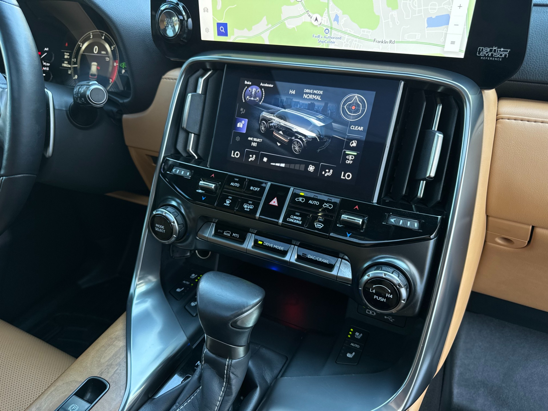 2024 Lexus LX Luxury - Photo 31