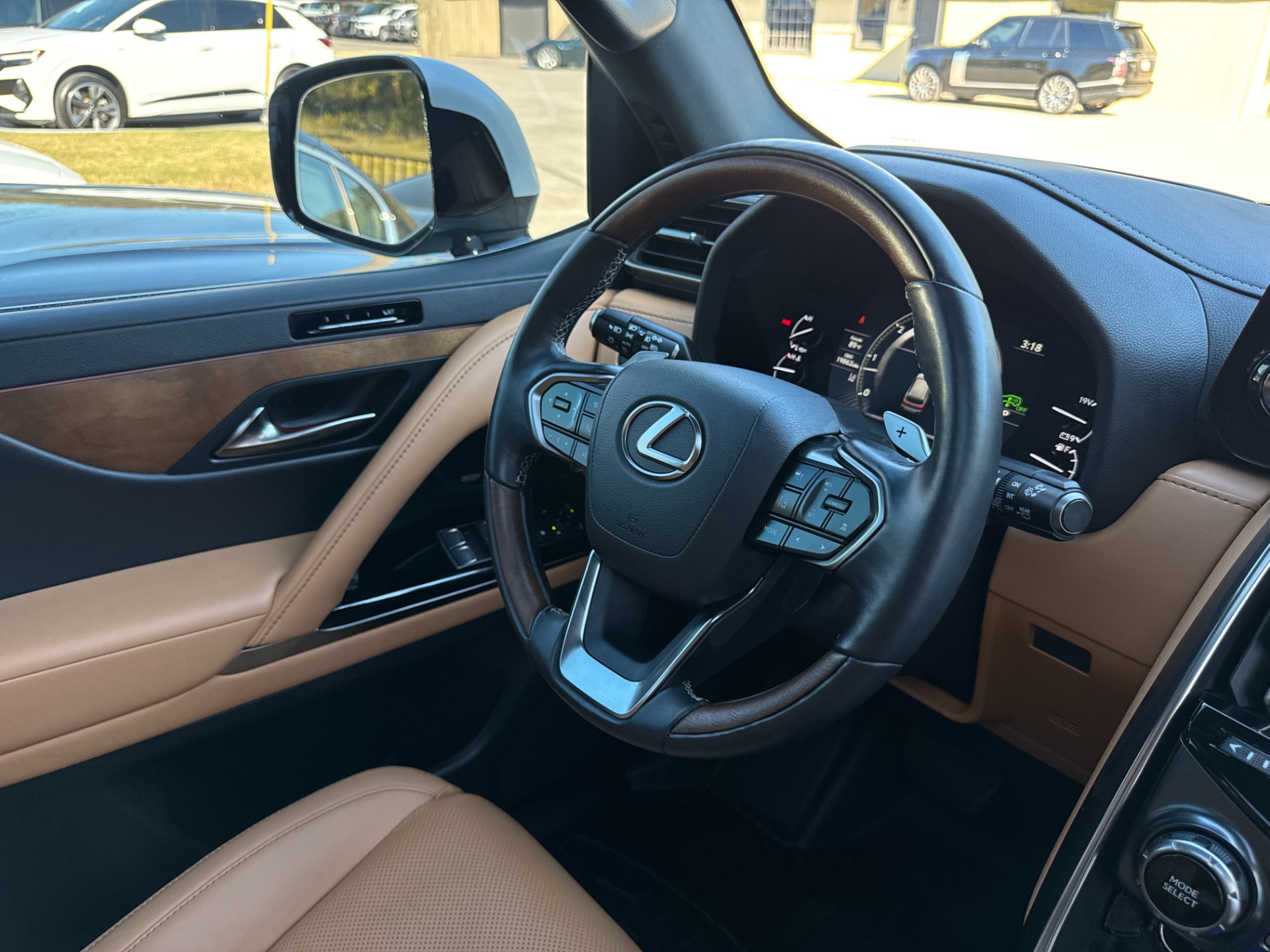 2024 Lexus LX Luxury - Photo 33