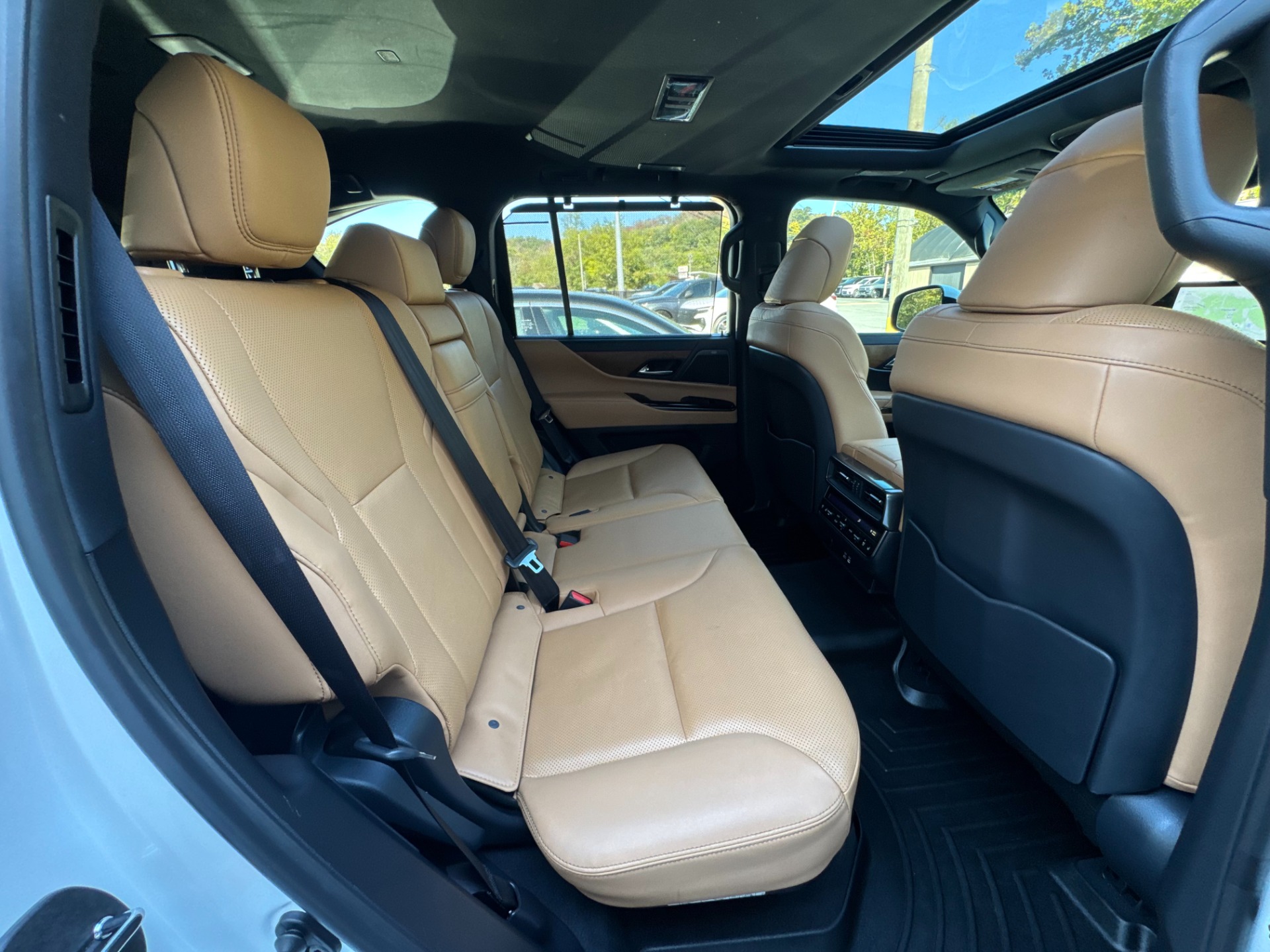 2024 Lexus LX Luxury - Photo 36